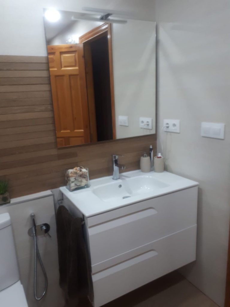 Como instalar mueble de baño suspendido